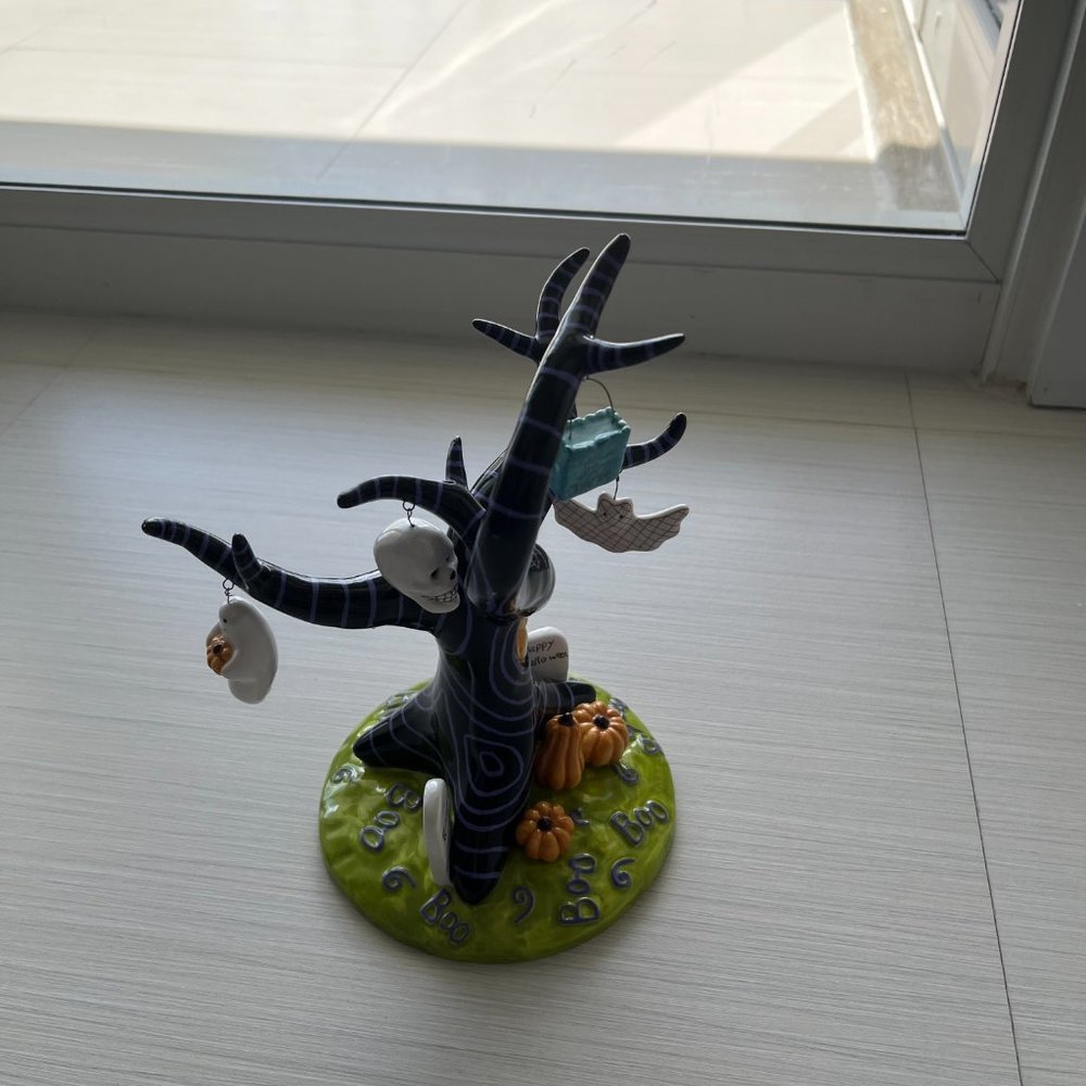 Halloween Decor - Picture 5 of 16